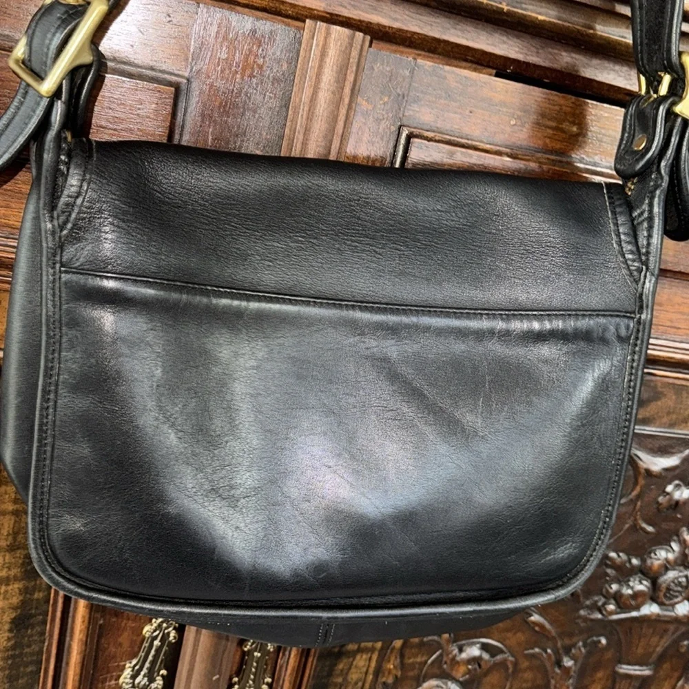 COACH purse Leather and Brass Flap Top Shoulder Bag vintage 1990s Patricia - Picture 9 of 10